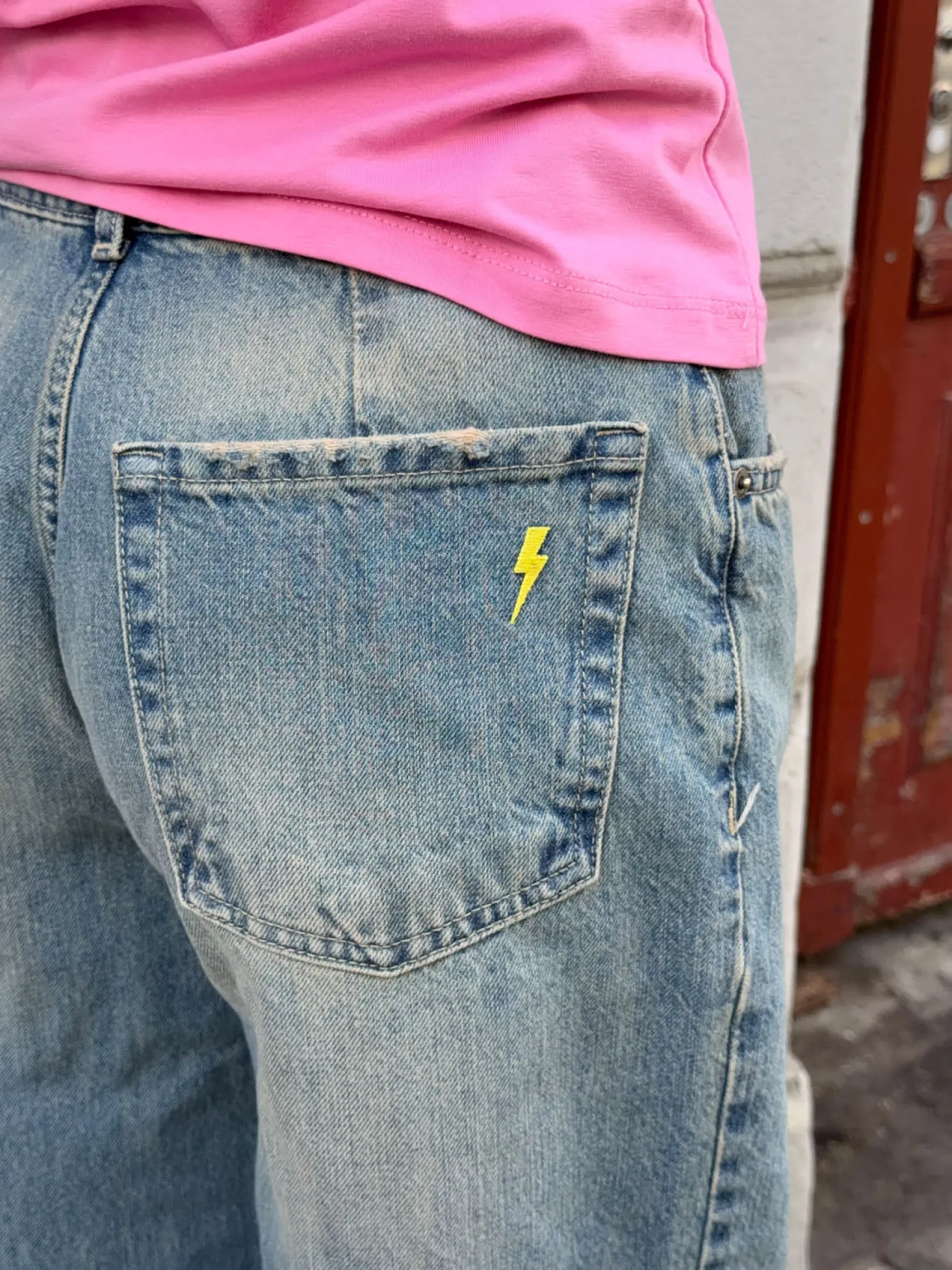 Alaia lavtaljede jeans med lyndetalje - Lys denim