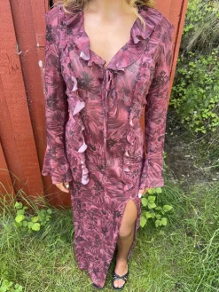 Amy kjole med blomster - Lilla/vinrød