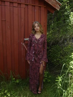 Amy kjole med blomster - Lilla/vinrød