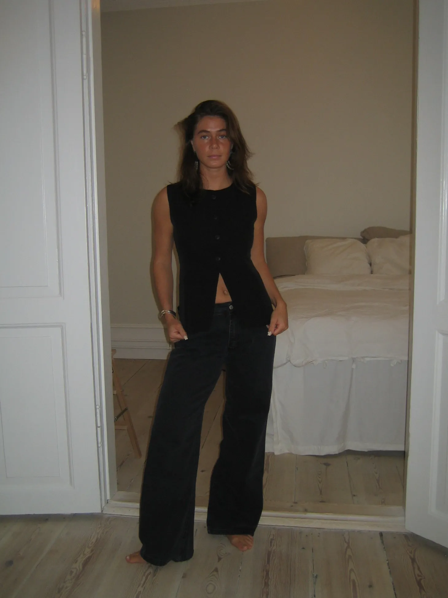 Annika vest med knapper - Sort