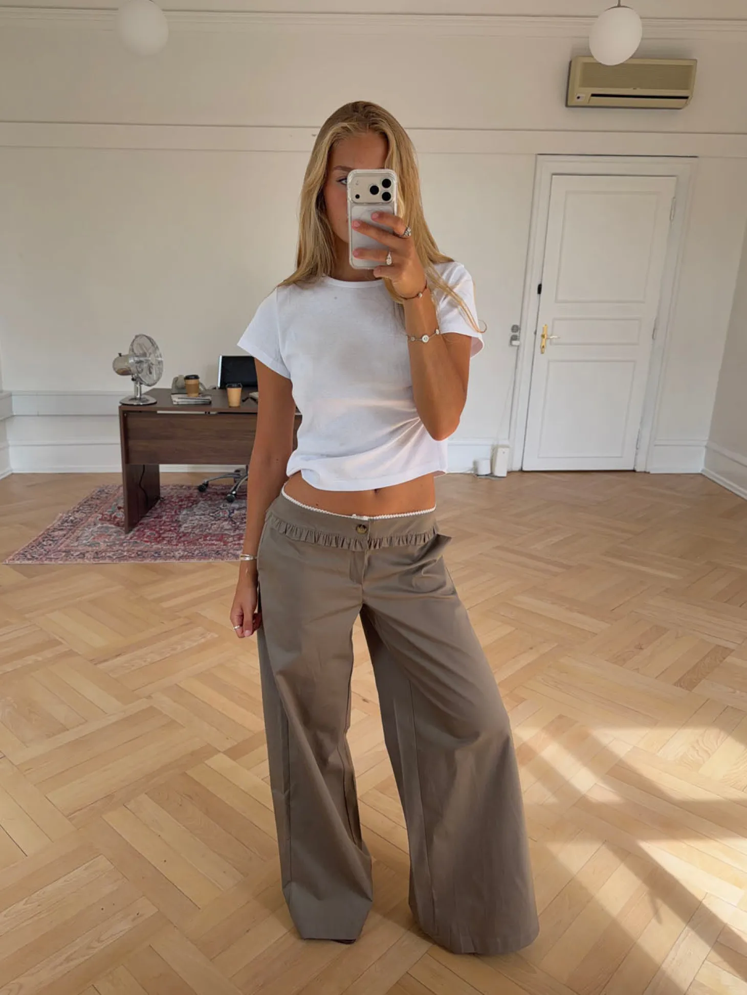 Asta bukser med detaljer - Beige