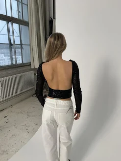 Babette pallietbluse med åben ryg - Sort