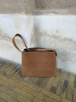 Barcelona skuldertaske i ruskind - Brun