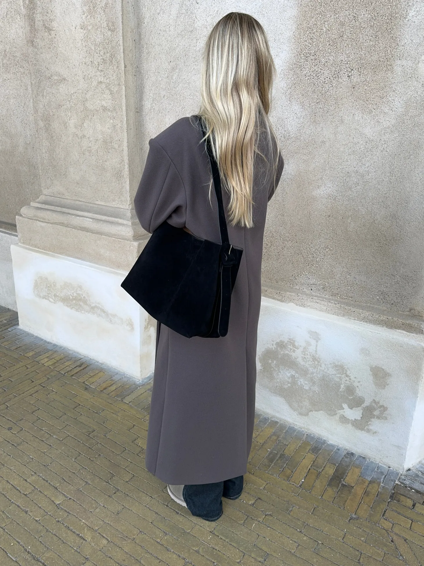 Barcelona skuldertaske i ruskind - Sort