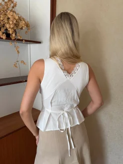 Bohima top med detaljer - Hvid