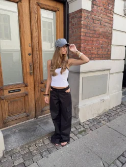 Brunina bukser med detaljer - Sort