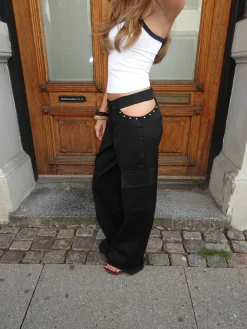 Brunina bukser med detaljer - Sort