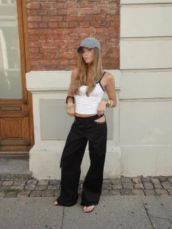 Brunina bukser med detaljer - Sort