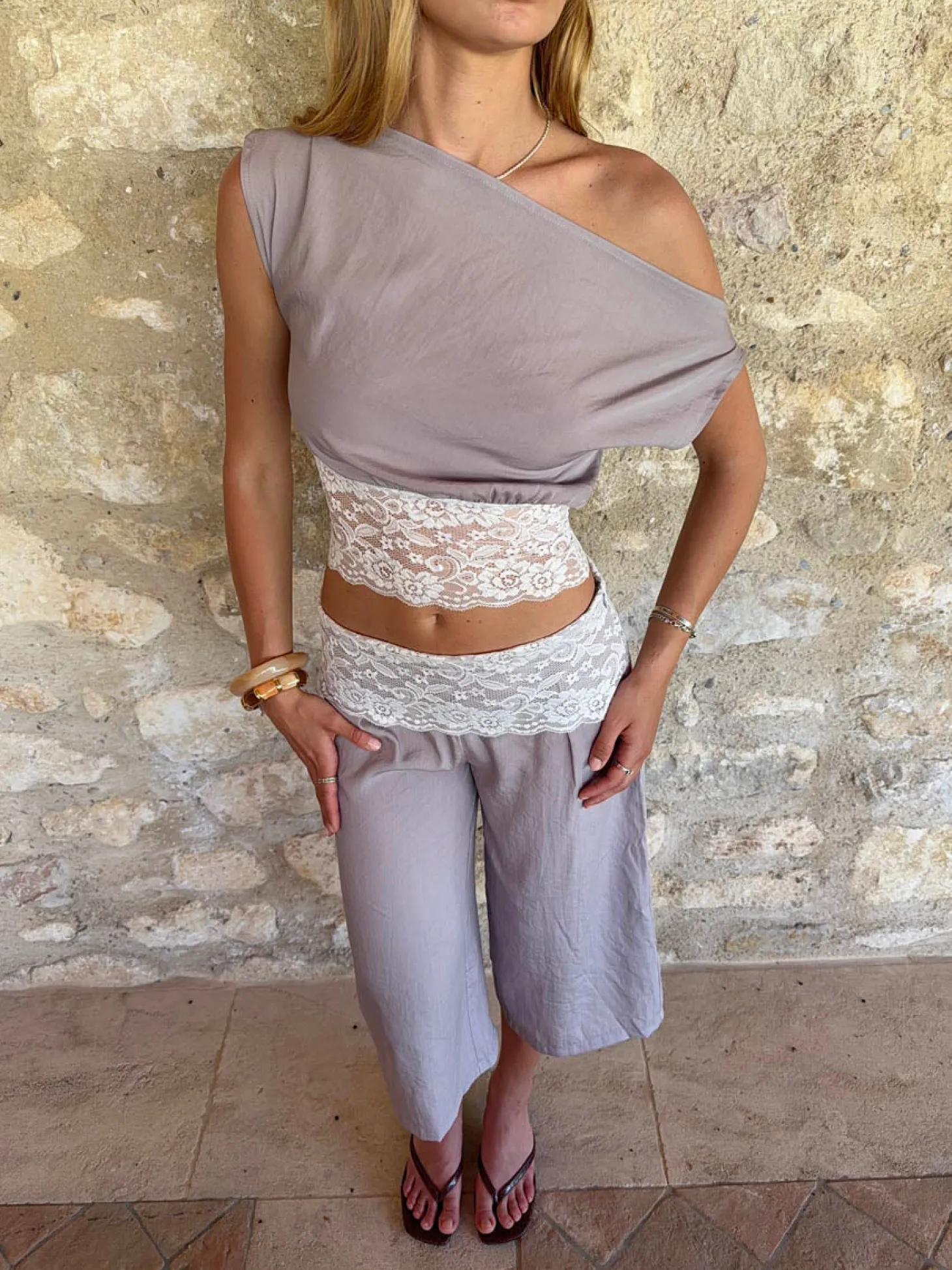 Cameline top med blonder - Beige