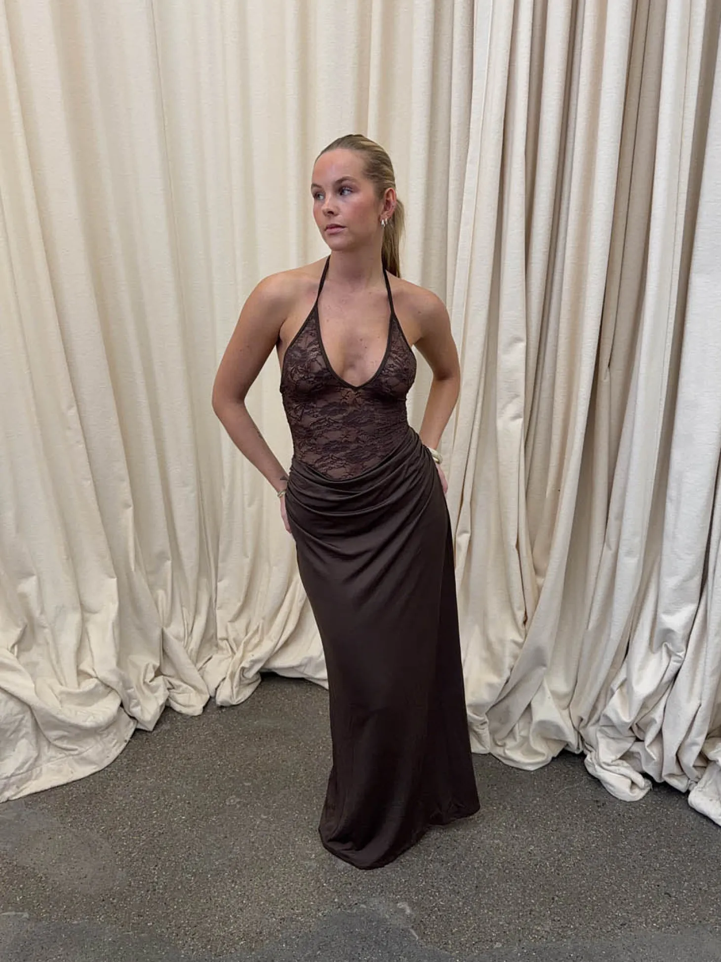 Camillene kjole med blonder - Brun