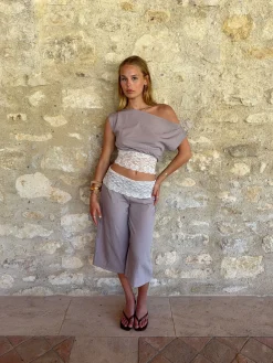 Camina caprishorts med blonder - Beige