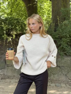 Carina strik med ærmedetalje - Beige