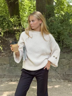 Carina strik med ærmedetalje - Beige