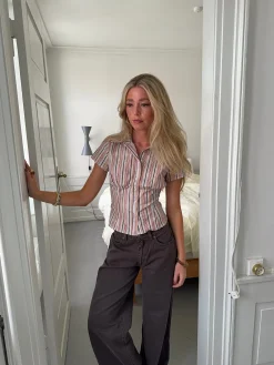 Carolina figursyet skjorte - Multifarvede striber