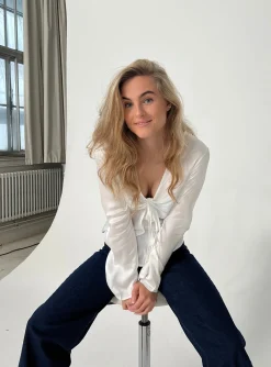 Denisi satinbluse - Hvid
