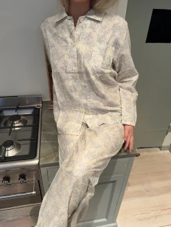 Esme pyjamassæt - Off white/blå