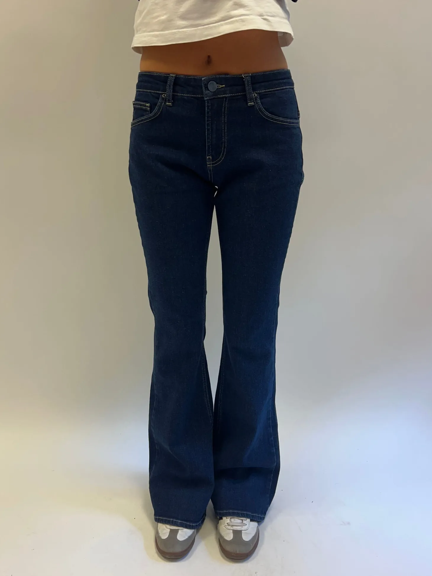 Flared star jeans med guld stjerne - Mørk denim