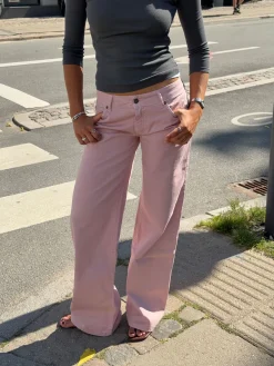 Floraline lavtaljede jeans - Støvet lyserød