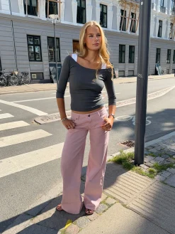 Floraline lavtaljede jeans - Støvet lyserød