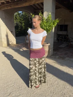 Florina nederdel med mønster og fold - Kaki/hvid/lilla