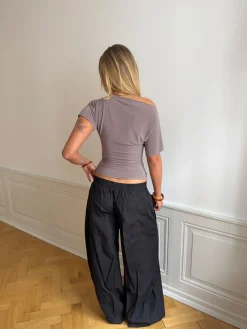 Florine figursyet t-shirt - Taupe