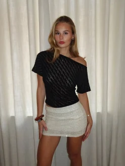 Florine top med mønster i mesh - Sort