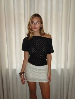 Florine top med mønster i mesh - Sort