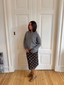 Gregina hoodie med zip i strik - Grå