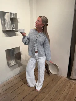 Gunilla strikket cardigan med bindedetaljer - Lys grå