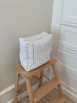 Honey stor toilettaske - Hvid med polkaprikker