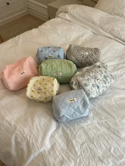 Honey stor toilettaske - Mintgrøn i broderi