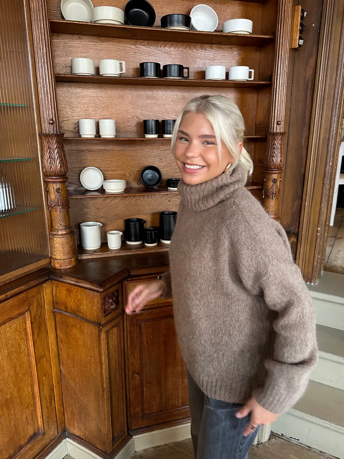 Idun striktrøje med turtleneck - Brun