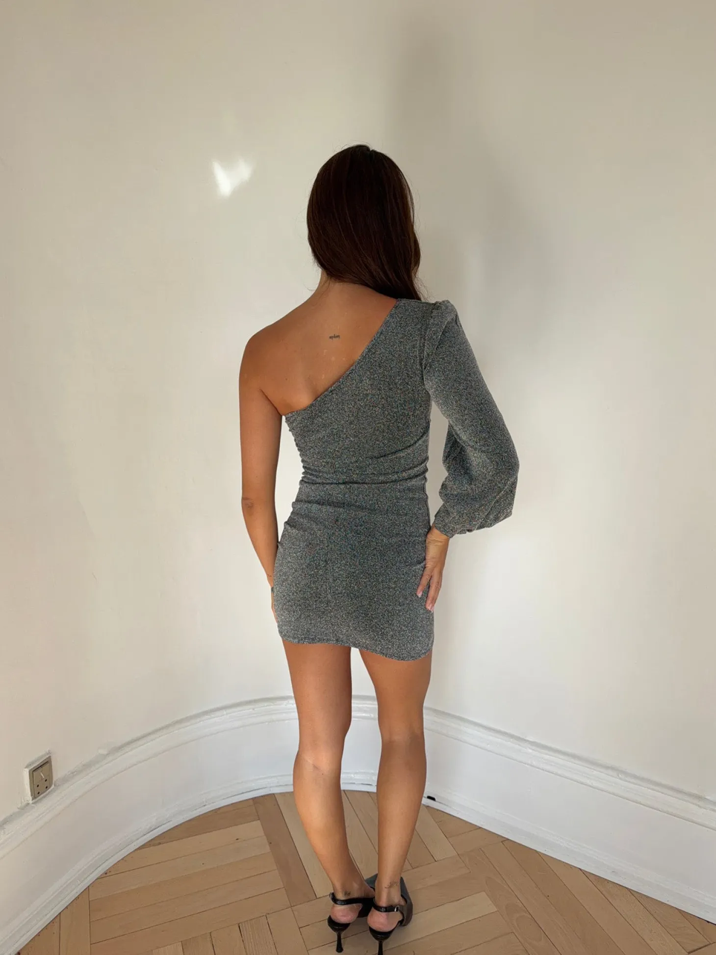 Kalina one shoulder-kjole - Sølvglitter