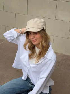 Kammi kasket med detaljer - Lys beige