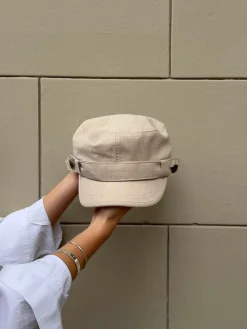 Kammi kasket med detaljer - Lys beige