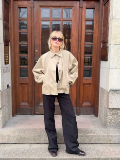 Lenaya jakke med denimryg - Beige