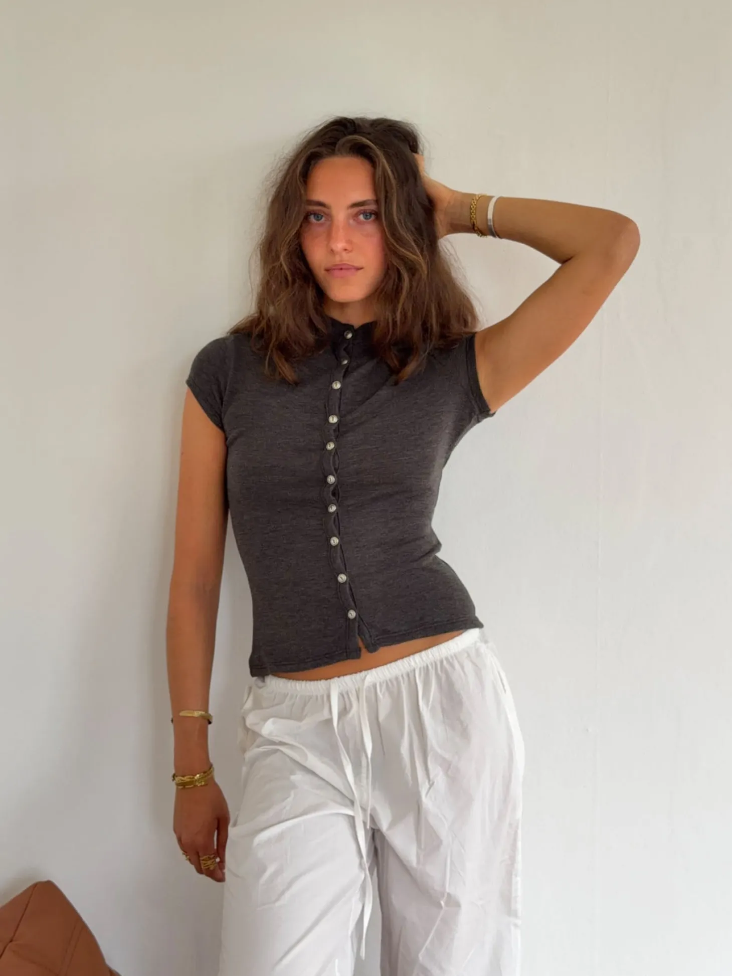 Leonie top med knapper - Grå