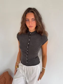 Leonie top med knapper - Grå