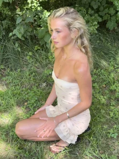 Lunelle kjole med blomster - Gul/brun