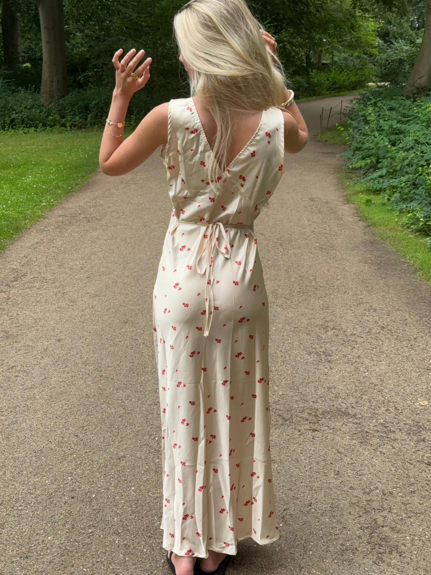Marielle kjole med blomster - Beige