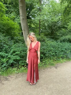 Marielle kjole med blomster - Sort/rød
