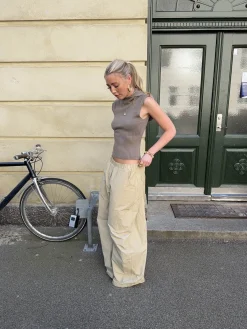 Munga striktop med hætte - Taupe