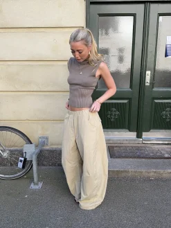 Munga striktop med hætte - Taupe