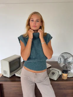 Nivena strikvest med turtleneck - Blå