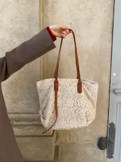 Porto Alegre skuldertaske med blonde - Beige
