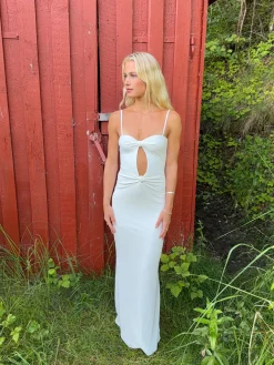 Prisa maxikjole med cut out - Hvid