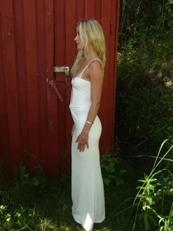 Prisa maxikjole med cut out - Hvid