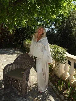 Rianah satin bluse med bindebånd - Hvid
