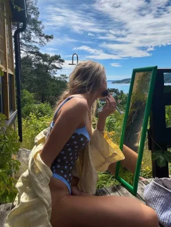 Rie badedragt med polkaprikker - Brun/lyseblå