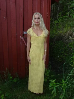 Romilly kjole med små prikker - Gul/sort